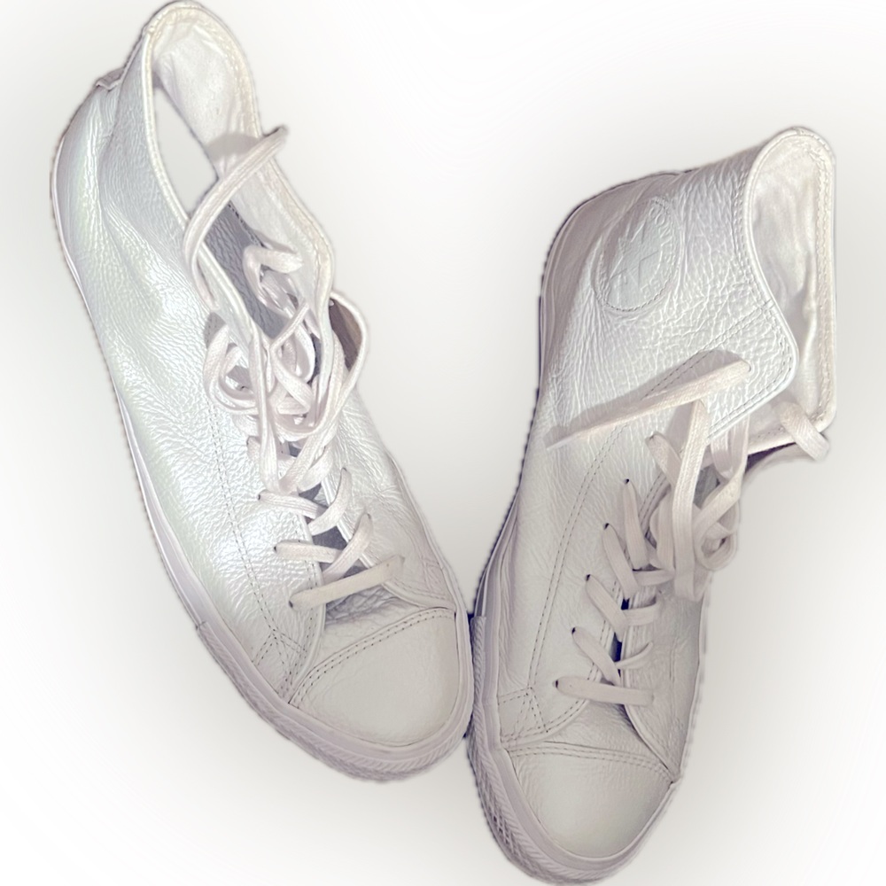Iridescent/pearl sheen high top Converse